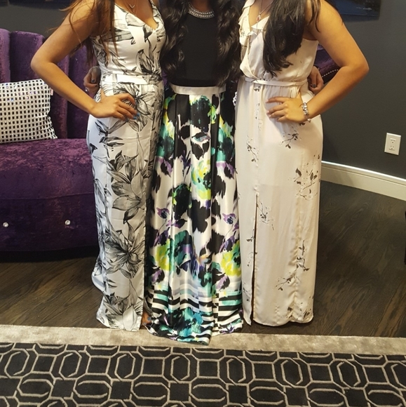 Black and floral dress with pockets at the side - Picture 8 of 8